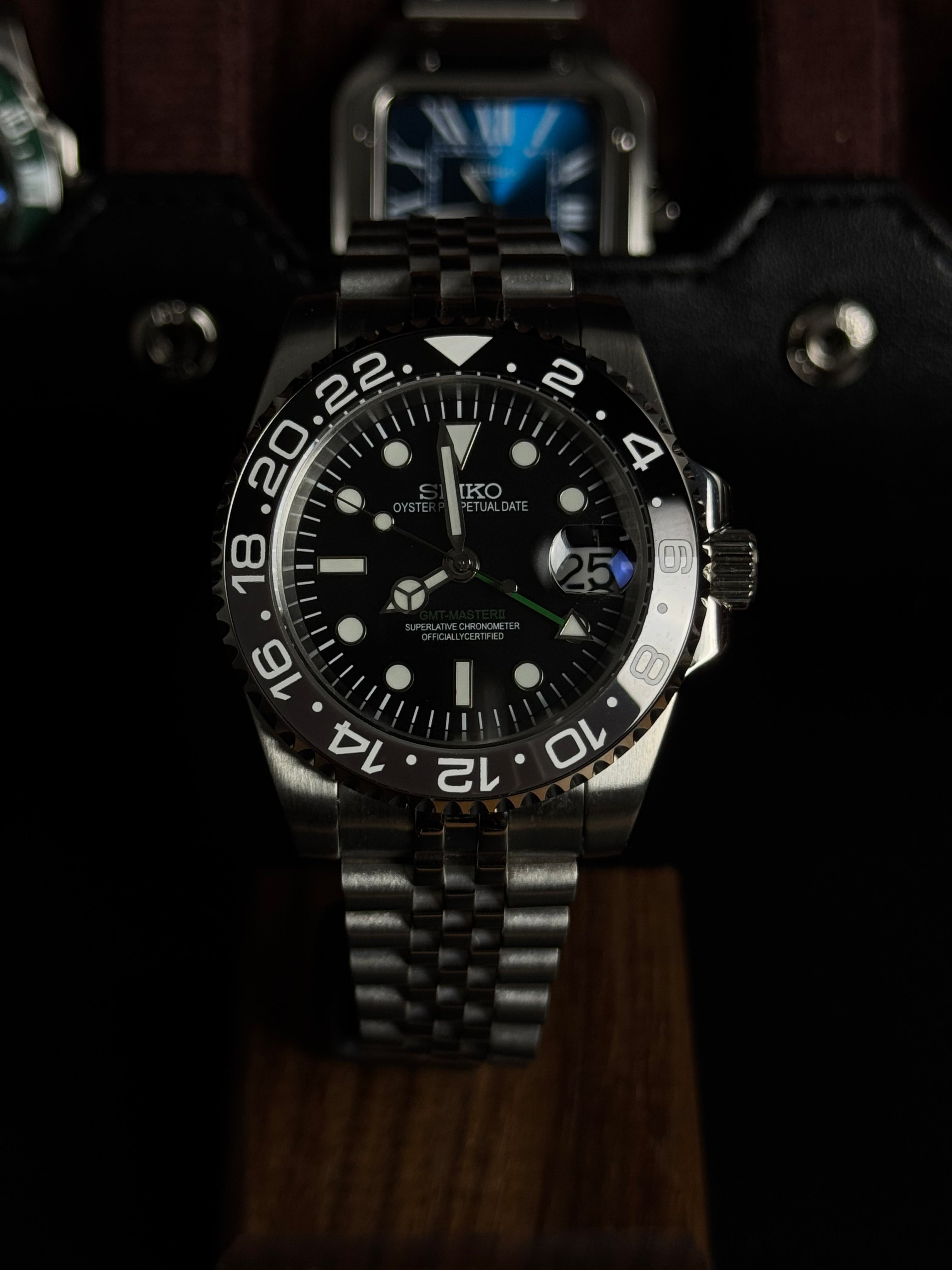GMT - Bruce Wayne