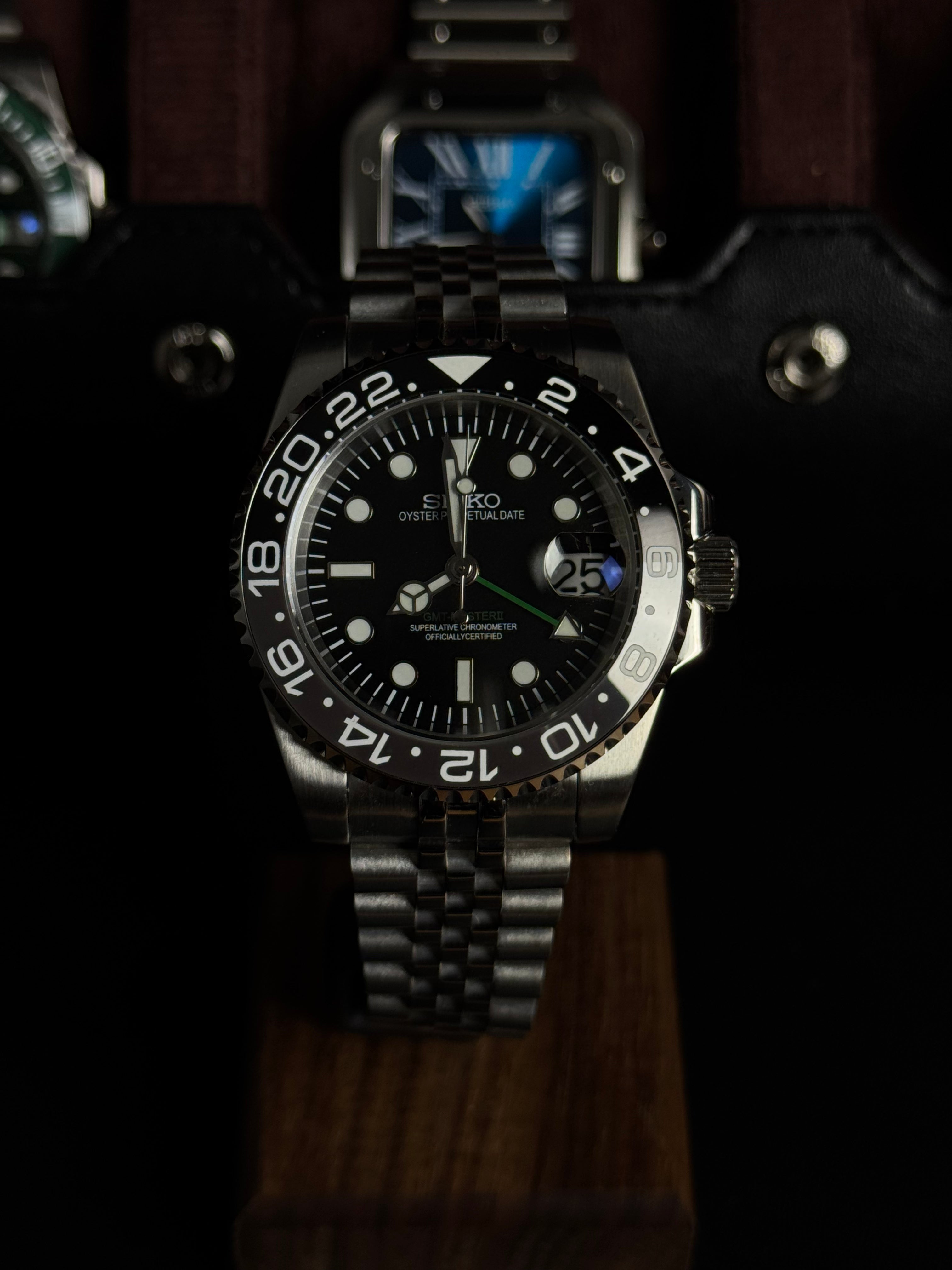 GMT - Bruce Wayne