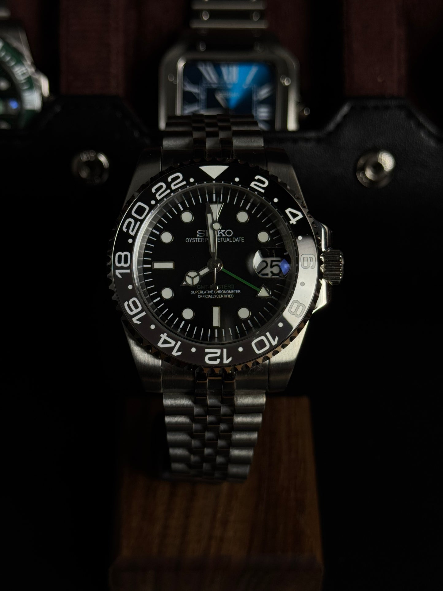 GMT - Bruce Wayne