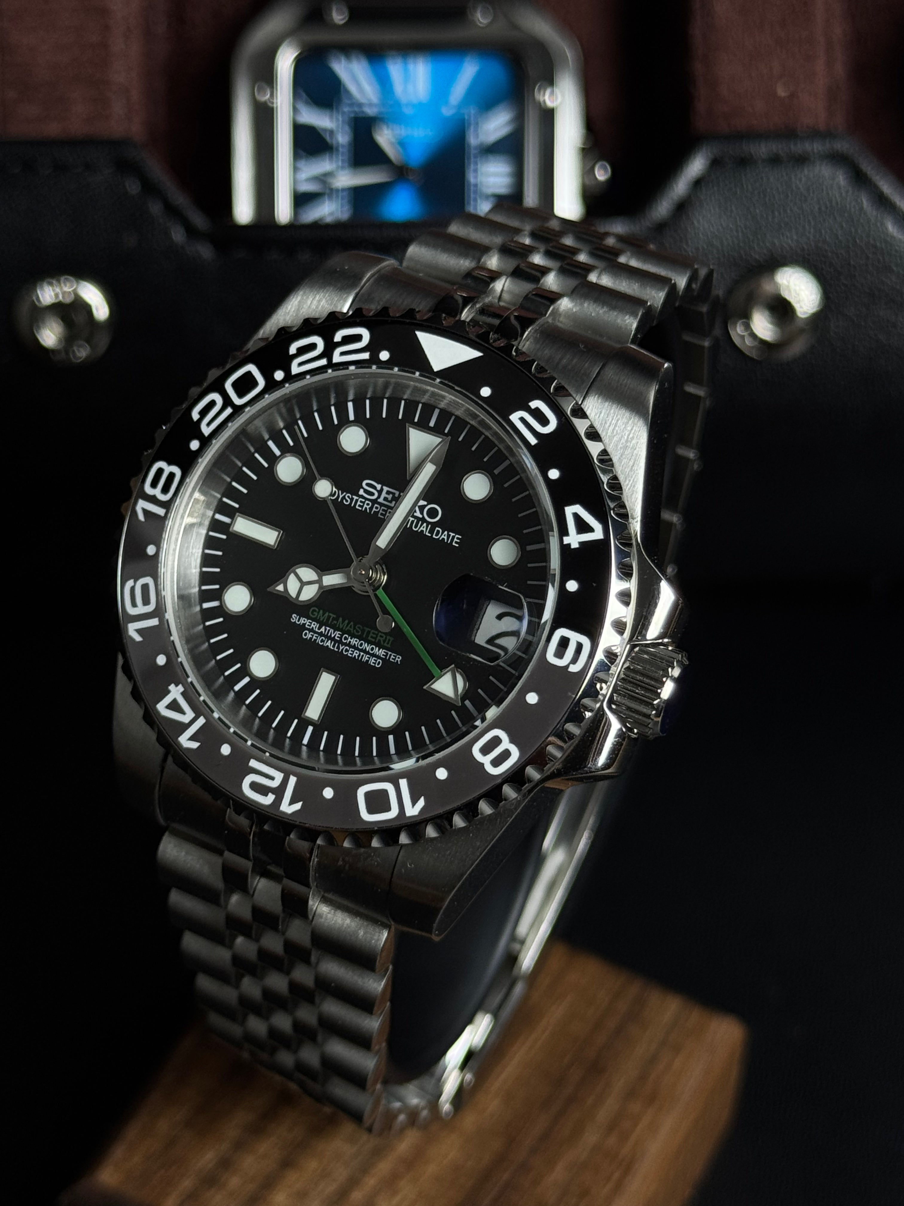 GMT - Bruce Wayne