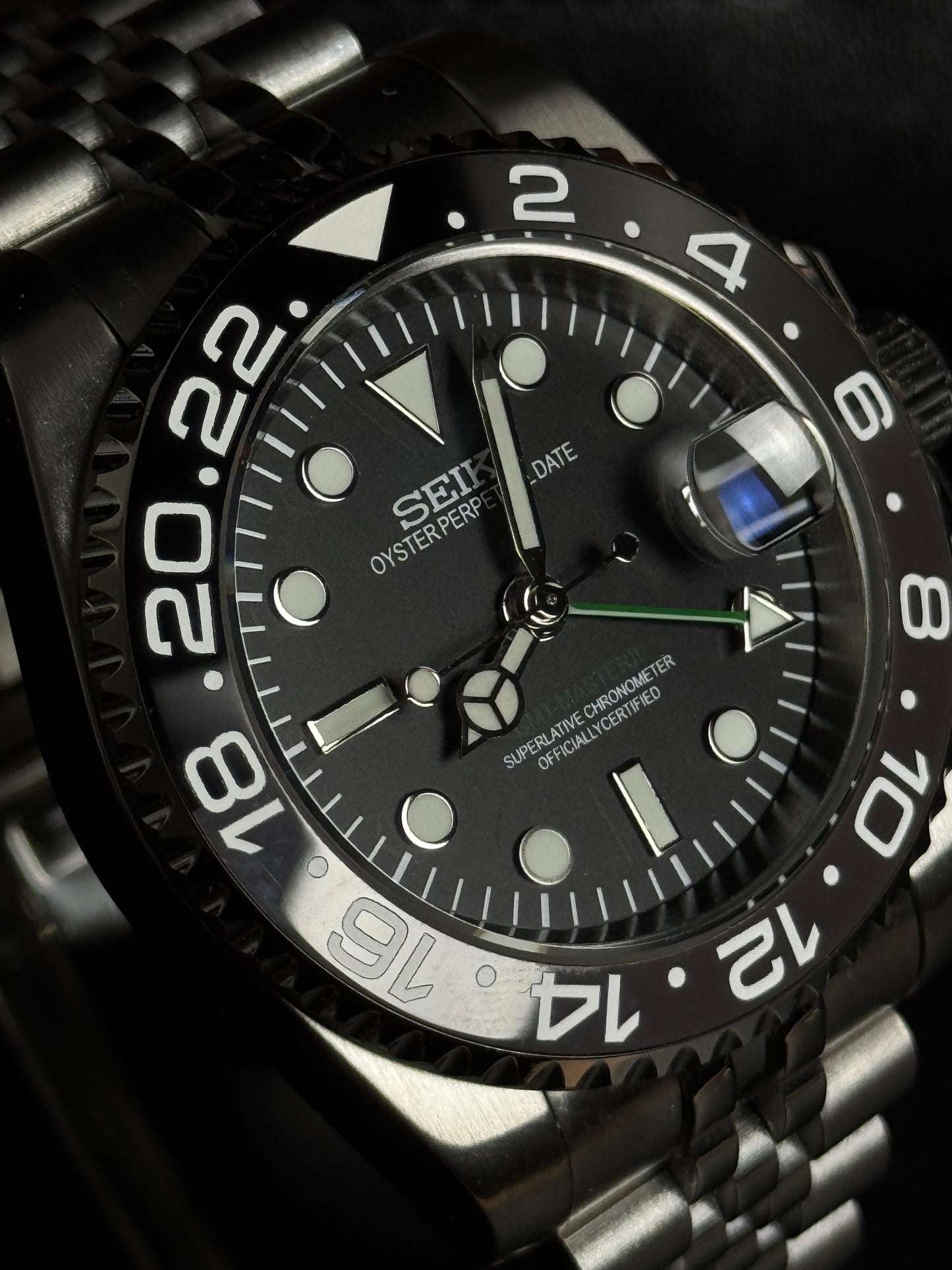 GMT - Bruce Wayne